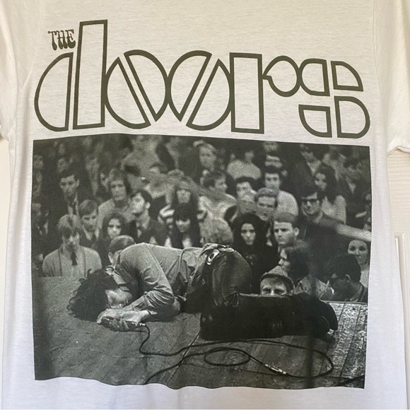 Size small The Doors white graphic tee - Picture 2 of 5